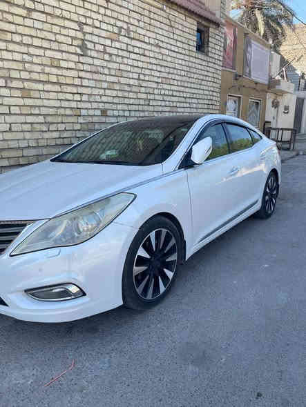 السلام عليكم
ازيرا فول واحد على واحد

موديل 2013

بصمة تشغيل

بصمه أبواب وجنطة

كشنات قرميدي جلد

بردة خلفية كهربائة

بردات جانبية

لايت زنون بلادي

ثلاجة داخل الجكمجة

مكينة 3000  

ترحيب عن بعد 

صنوف كهربائي

سقف بانوراما 

تبريد قطعتين

تخم تاير جديد 

باتري جديد 

مكينة مامفتوحة

كشنات الأمامية كهرباء ومساج

صدر امام خلفي جديد 

ويل كب 19 رياضي

زراك لايت

سبير جديد من ضمن التخم ويل كب رياضي

السيارة جاهزة من كلشي ما بيها أي نقص سنوية بأسمي

مكاني بغداد موبايل ***********
