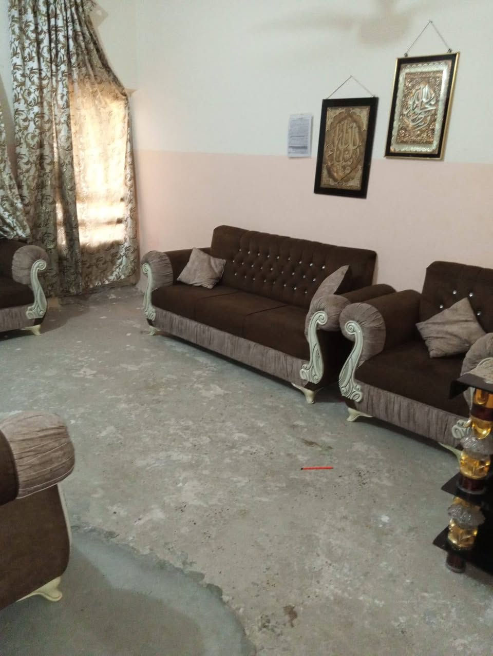 سلام عليكم دار لبيع مساحة ١٥٠متر متر بي غرفة النوم هوال مطبخ حوالي طويل بناء بلوك جديد طابق واحد كاشف طلع علية من بلدية دورة مواقع دورة جمعية خير الله يماقبل دورة النفط شارع مبلط بيع او مرواس حساب منطقة ١٣٠ مليون


**إذا كنت صاحب هذا الإعلان وتريد حذفه لأي سبب، رجاءا أرسل رسالة إلى الدعم الفني**