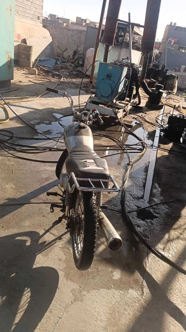 للبيع اربعه كير كلك دراجه شلعه ومعدل فوول بس مرات دخن لاستيك ولف سعر 250وبيها مجال مكاني نجف ***********
