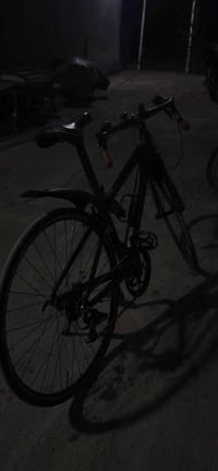 اخوتي سلام عليكم دراجه هوائيه مصنوعه من لانمليوم بل كامل وزن الدرجه 9....