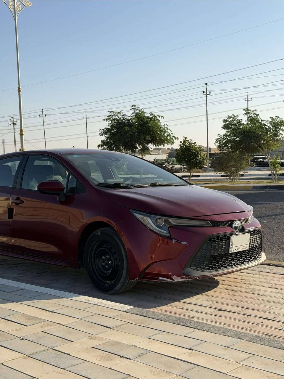 سلام عليكم سيارة كورلا وارد امريكي LE 1.8 موديل 2022 للبيع رقم معوقين سنتين وتصير حرة
⚠️رجاءً لا تجيني اذا ما قاري المنشور كامل ومقتنع بالسيارة ⚠️🌹
المواصفات :
1- اوتو هولد
2- سايد بريك اوتو
3- تحديد مسار 
4- رادار 
5- كروس سرعة 
6- شاشة لمس وسطية
7-كامرة خلفية
8- تبريد بيانو
9- لايت زينون
وبعد بيها شغلات هواي حلوة. السيارة مرتبة ونظيفة 
♦️السيارة ما بيها حادث جاية من امريكا سرقة والصور موضحه بالمنشور السيارة دواخلها (شاصي و لغد)شرط جديدة خدش مابيهن وهم للتوضيح بيها رصعات بسيطة موضحة بالمنشور و رذاذ صبغ جدا بسيط يروح بالبوليش
♦️ سيارة ما طاك بيها اي ايرباك ( الايرباكات سليمة)
♦️ السيارة مرقمة كربلاء وكاملة رقم معوقين و عندي بيها وكاله  عامة و سنتين وتصير حرة
♦️ المحرك 4 سلندر 1800cc يعني فول اقتصادية 
سعرها 148 ورقه وبيها مجال للشراي
مكان السيارة كربلاء للتواصل على هذا الرقم واتساب : ‭0775 704 3143‬
⚠️⚠️ فقط بيع بدون مراوس ⚠️⚠️
🛑 السيارة جبتها ماشيه 49 الف كم وهسه ماشيه 57 الف كم يعني ما ماشيه هواي السيارة نضيفه كلش 
ملاحظة: مشيها قابل للزيادة
