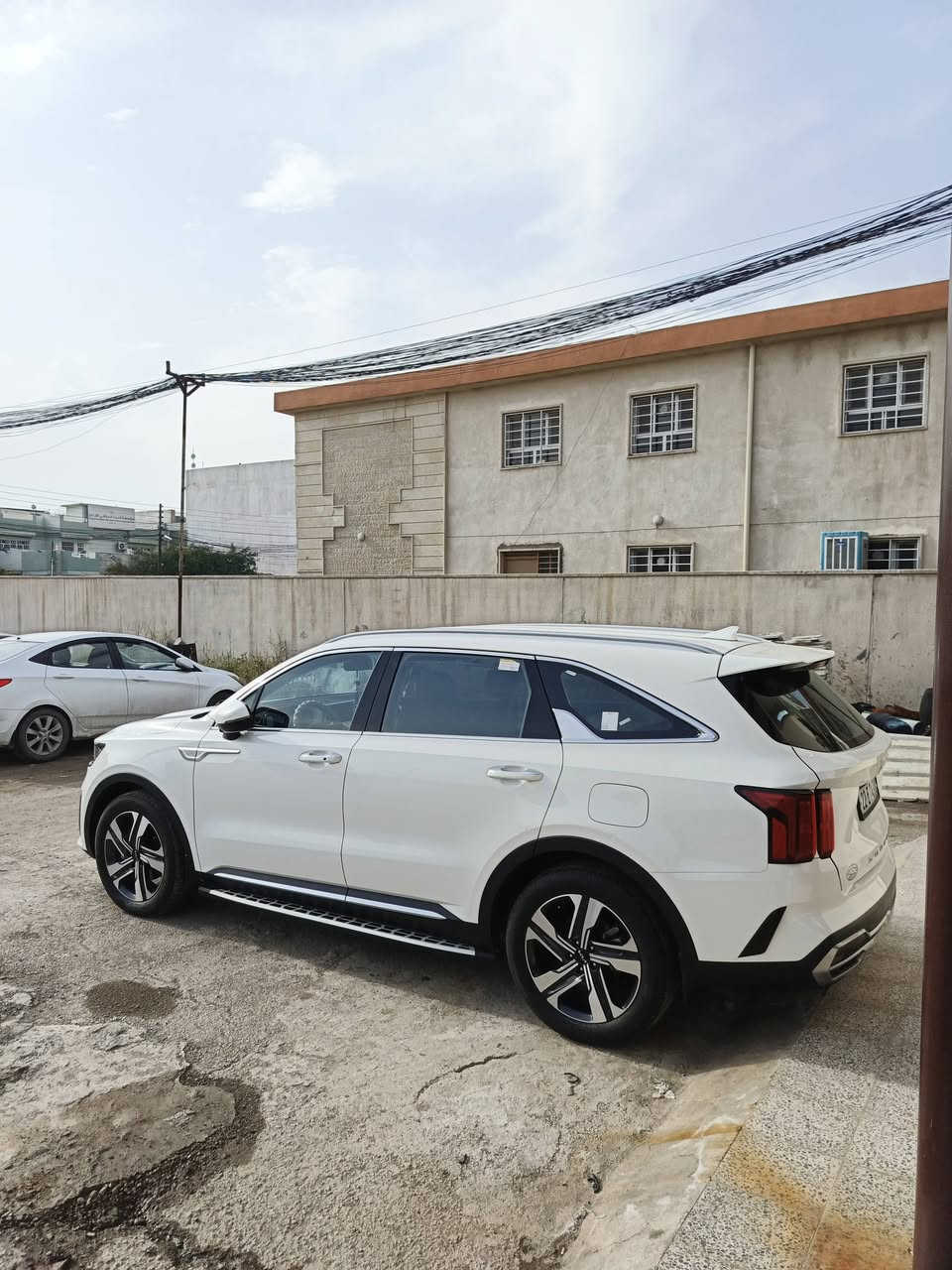 للـبـيـع ♡
سورنتو 6 سلندر 2022 
- لوحات اربيل بسمي -
- مكان السيارة موصل -

الموديل : 2022. (خليجي) . 
المحرك  : 6 سلندر 3500cc 
العــــداد :  46 الف كيلو متر . 

المواصفات :
* شاشة عدادات متغيرة.
* كشنات كهرب 
* هاند بريك بصمة . 
* صندوق كهربائي .
* بردات أبواب خلفية . 
* اطار قياس 255/45R19 انج .
* دخول وتشغيل بصمة .
* أنظمة قيادة متعددة .
* شحن وايرلس .
* كاميرا خلفية . 
* المصابيح الأمامية زنون .
* كشافات الضباب زنون . 
* تشغيل عن بعد .
* مقعدين الامامية كهرباء .
* نظام APPLE CARPLAY.
* انارة داخلية متعددة الالوان.
* حساسات خلفية وامامية .
* دوسات جانبية . 
* مكيف خلفي مع وحدة تحكم منفصلة .
* السعر / $𝟮𝟴𝟱 『بيه مجال』.
__
* للأستفسار / ***********
