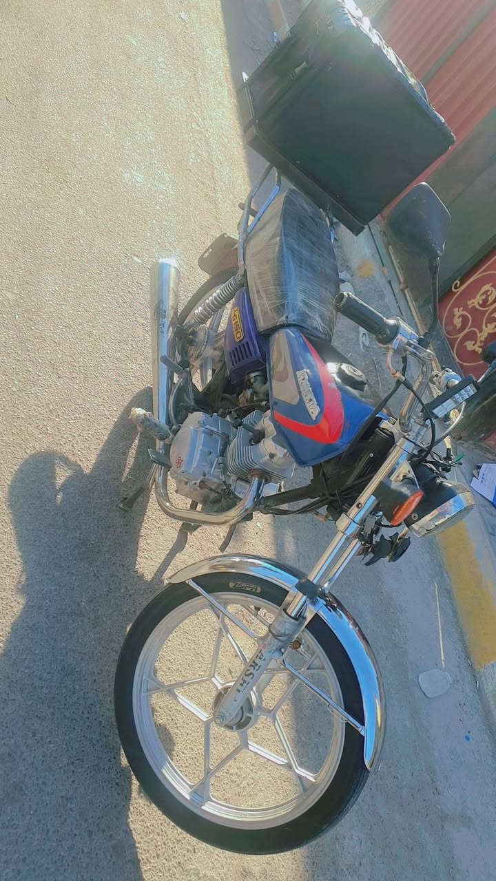 سلام عليكم دراجه مديل 21 كير 4 كير محرك خير من الله لاتبخير لاتنقيص نقص بيها باتري واوراق ماكو سعر325 عنوان بغداد الحسنيه الراشديه ***********
