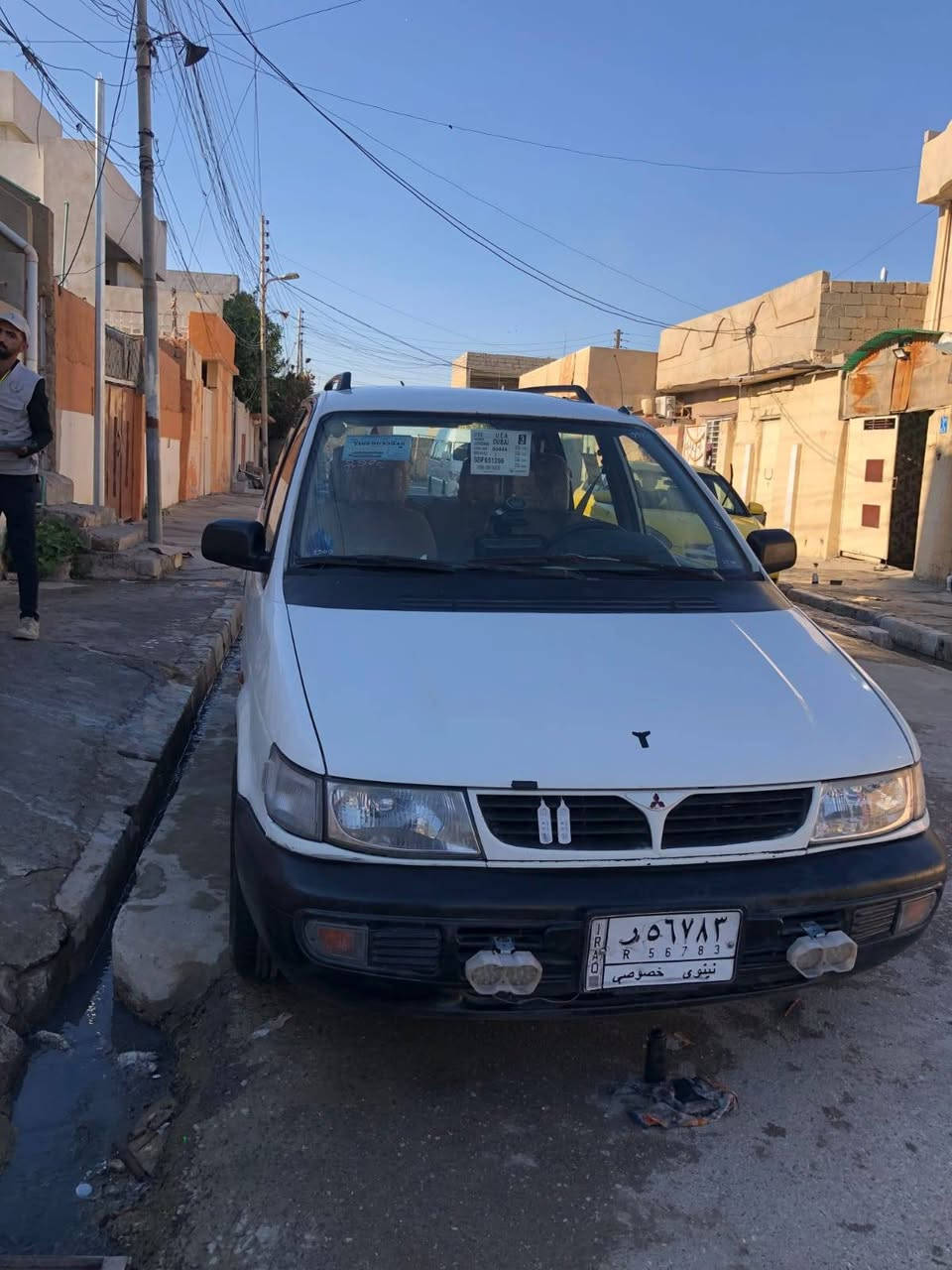 السلام عليكم مستبوشي للبيع موديل (93)المحرك معمر قبل شهر والكير شرط (كابون) بانزين بيها رقم ألماني تدفئه وتبريد شغاله وشرط التحويل السعر (40) الرقم ***********..***********  إذا شراي خابر وتدلل.
