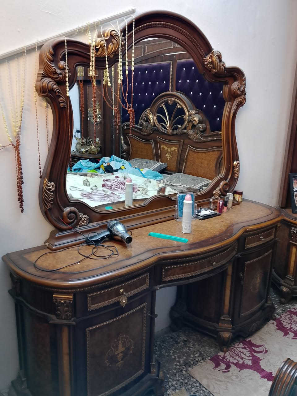 سلام السلام عليكم غرفه للبيع مصريه اصليه السعر 800,000 دينار عراقي وبيها مجال التواصلى9قطع  اصلي مصريه الطبقه الثقيله 850مع الشد ***********
