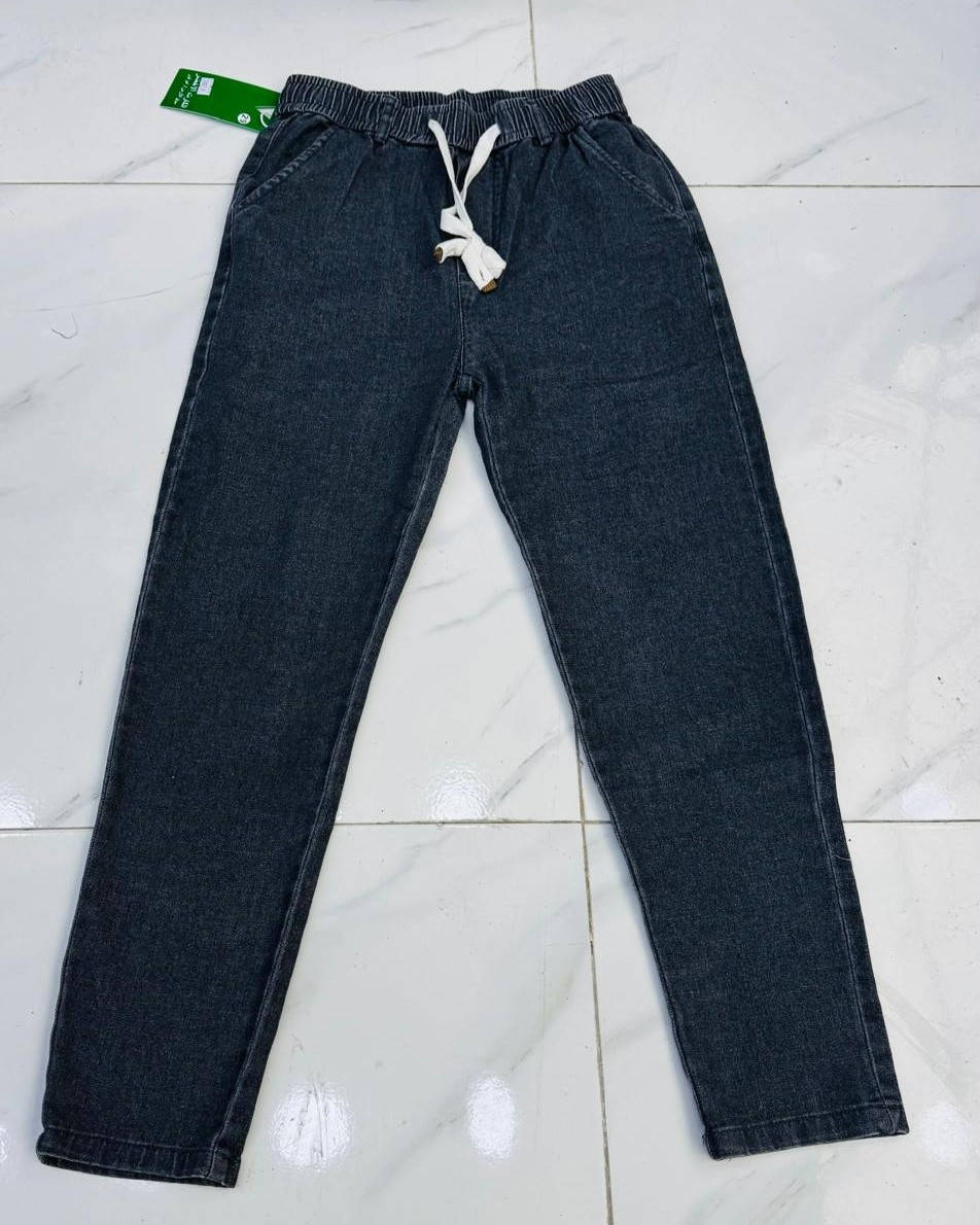 وصل حديثاً – بنطلونات جينز مريحة وعصرية 🔥
👖 موديل شبابي ستايل جديد
✔️ خامة ممتازة ومريحة
✔️ خصر مطاطي + رباط (مريح بالحركة)
✔️ متوفر بعدة ألوان (غامق – فاتح – أسود)
🎯 مناسب للطلعات اليومية والعمل
💯 جودة عالية وسعر مناسب
🚚 تجهيز باقي المحافظات متوفر


**إذا كنت صاحب هذا الإعلان وتريد حذفه لأي سبب، رجاءا أرسل رسالة إلى الدعم الفني**