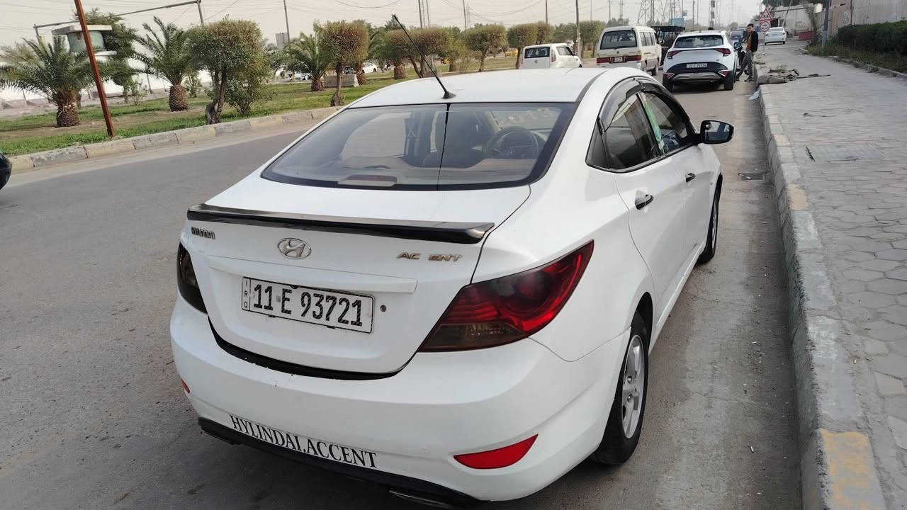 السعر 95 وبيه مجال 
مكاني بغداد الغزاليه 
اكسنت خليجي رقم بغداد بسمي 
2013   1600دوش قطرتين 
سياره كفاله من كل شي كفاله عامه 
مكاني بغداد  سياره فقط صبغ دعاميه اماميه 
***********
