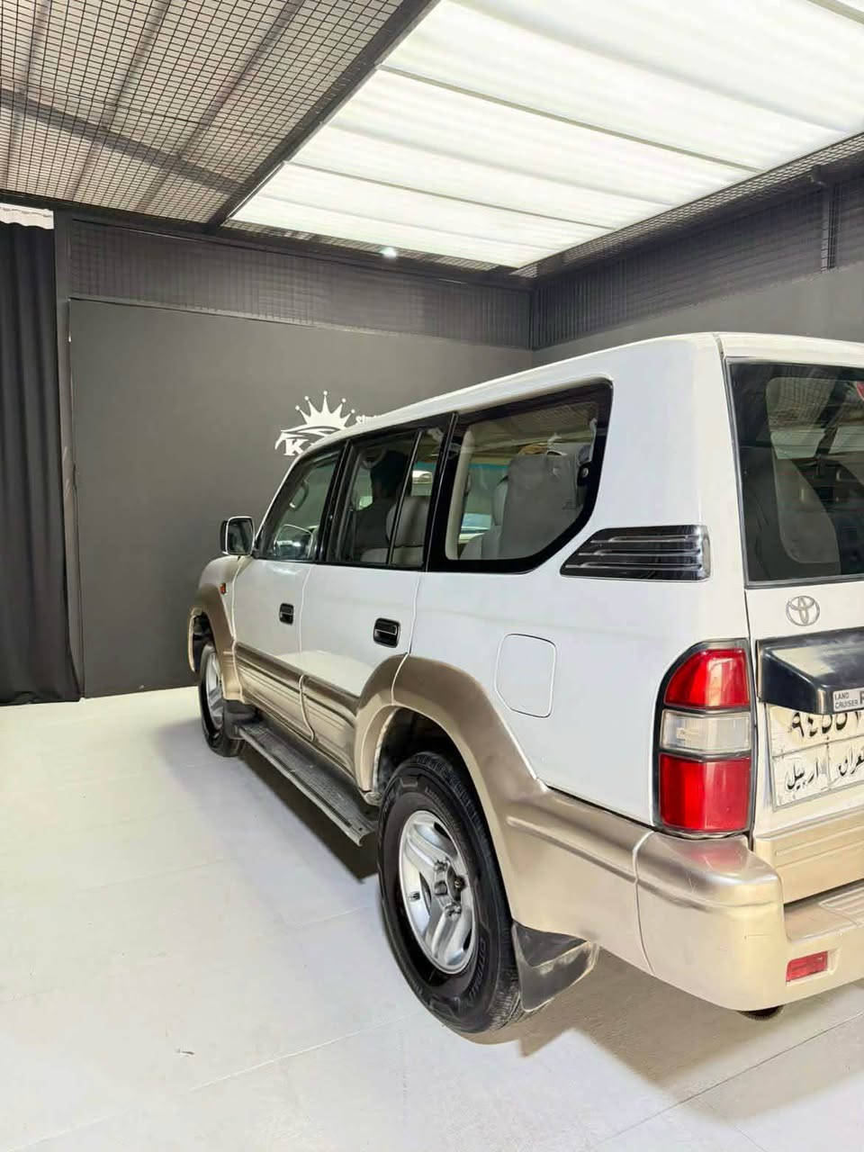 مۆدێل ٢٠٠٠ 
گێڕ ئۆتۆماتیک 
٦ بستۆن 
ناوزەرد و فۆرمیگا 
سیستمی غاز و بەنزین 
فول فول مواسفات 
٣ ریز کوشن 
دەبڵ ئەکسل 
ڕەقەم هەولێر 
کوشن کارەبا 
یەک لا بۆیاغ 
ویلکەپ
*********** السليمانية, العراق
