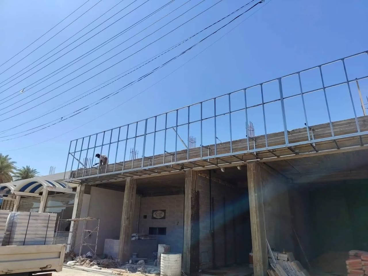 **السلام عليكم ورحمة الله وبركاته**
### 🏢 شركة أرامكو لوجهات المباني الحديثة
> **تميز، فخامة، ودقة في التنفيذ**
> 
#### 🛠️ خدماتنا المتميزة وتشمل:
 * **تغليف الواجهات بورسلين فرونتك (Frontek):** تركيب احترافي بأحدث الأنظمة لضمان العزل والجمالية الفائقة.
 * **تغليف واجهات كوتا (Kotta):** لمسة عصرية تعطي المبنى طابعاً معمارياً فريداً.
 * **تنفيذ وتجهيز كافة الأنظمة الحديثة:** للواجهات الخارجية بجودة تطابق المواصفات العالمية.
#### 📍 مواقعنا وفروعنا:
 * **الفرع الرئيسي:** بغداد - ساحة النصر
 * **الفرع الثاني:** كربلاء المقدسة - شارع الروضتين
#### 📞 للاستفسار والتواصل المباشر:
 * 📱 ***************
 * 📱 ***************
 * 📱 ***************
**مع الشكر والتقدير للجميع، وأتمنى التوفيق للجميع.**

