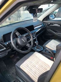 السلام وعليكم كيا سيلتوز موديل 2024 للبيع فقط وارد امريكي ضربتها نص ال...