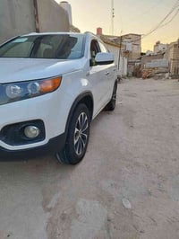 سورنتو ٢٠١٢ خليجي مكفوله من الحادث .  مكينه ٢٤٠٠  ٧ راكب ويل كب   اللو...