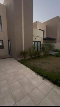 ❣️فلل للبيع في مجمع البدور 🏡 🔸المساحة 250 م / العدد(3) ▫️وترفرونت ▫️اس...