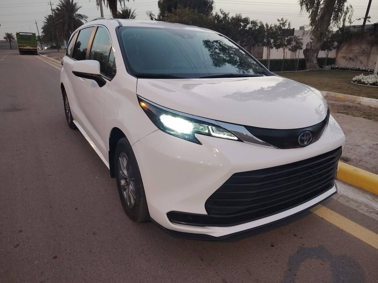 اللهم صلي على محمد وال محمد. اللهم إن كان رزقي في السماء فأنزله وإن كان في الأرض فأخرجه وإن كان بعيدا فقربه وإن كان قريبا فيسره وإن كان قليلا فكثره وإن كان كثيرا فبارك لي فيه٠
متوفر تيوتا هايبرد سينا موديل 2024 بدون ارباك ماشيه ١٥ الف كيلو مكان السياره حي حطين نفق الشرطه
 للاستفسار *********** وات ساب ومباشر
ومستعد للاجابه عن جميع الاسئله بكل رحابه صدر  
الي ميعجبه المنشور خلي يعبره ويدعيلنا بالرزق والصحه
او مراجعه شركه الناجح موقعها بغداد نفق الشرطه مقابيل مختبر الرازي
#الجميع
@إشارة
@إشارة
@الجميع
