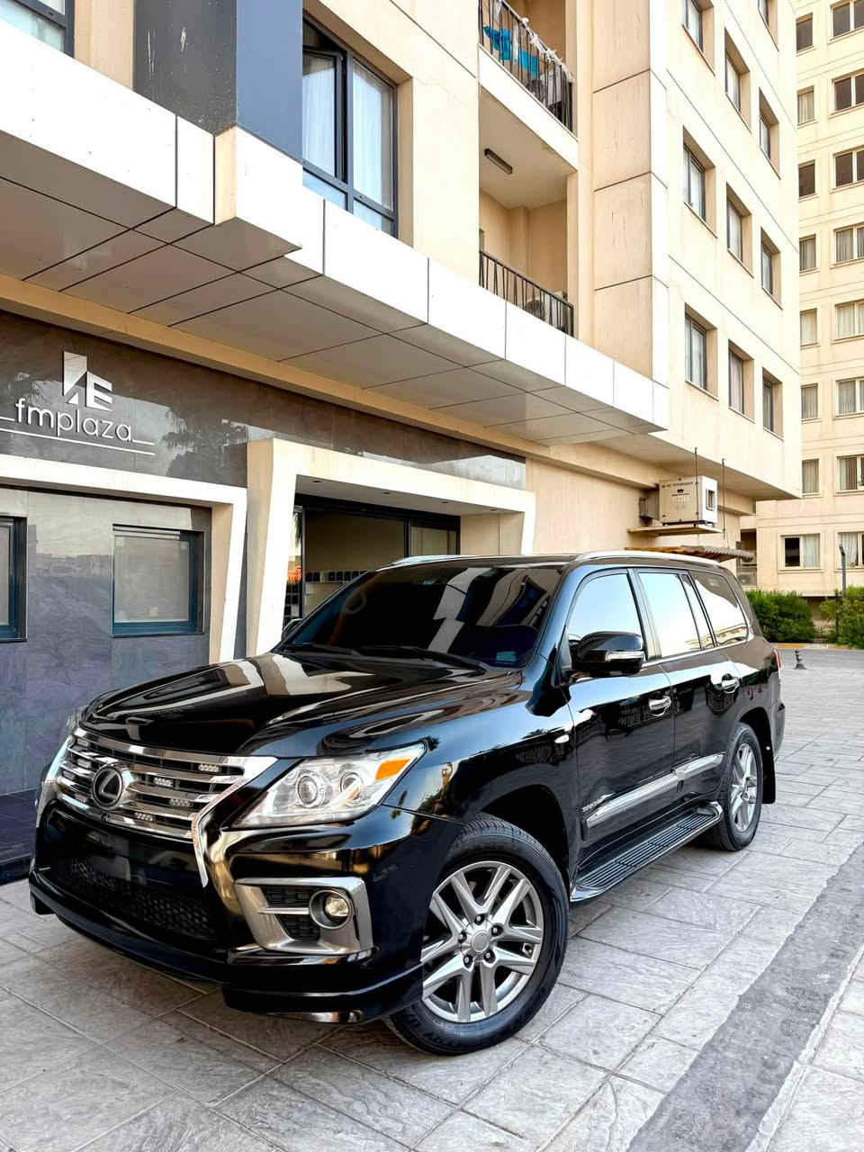 تەنها فرۆشتن ،
لیگزس Lexus . LX570 

مـــــۆدیل / 2009 شکل کامل کراوە بـــــــە 2013 

مواسفات : فوول ، جەگ بڵند و نەوی ئەبێ ، سندوق شەفتە ،دەبل جام و فۆتۆیە بیلادی ،  ۳ ڕیز کوشین ، کوشین سارد و گەرم و خەزن ، کوشینی ڕیزی سێیەمیش کارەبایی ، ۳ کامیرا بیلادی ، بەسمە و سلاید ، لایت لید ، زینۆن ، بەخاخ 

مەکینهV8.5.7  ۱ 

نە عام نە حیزام ، ، سەقفی به شه رت ، شاسی پێش و پشت بەشەرت ، 
کارەباییات و دەبلەکانی و گەرمی و ساردی و تەقە و ڕەقەی بەشەرتی فەحس . 

TB:سه ياره كه دوبه يه به شه رت ساغه 
نـــــــرخ     195$ 
بۆ پەیوەندی***********
