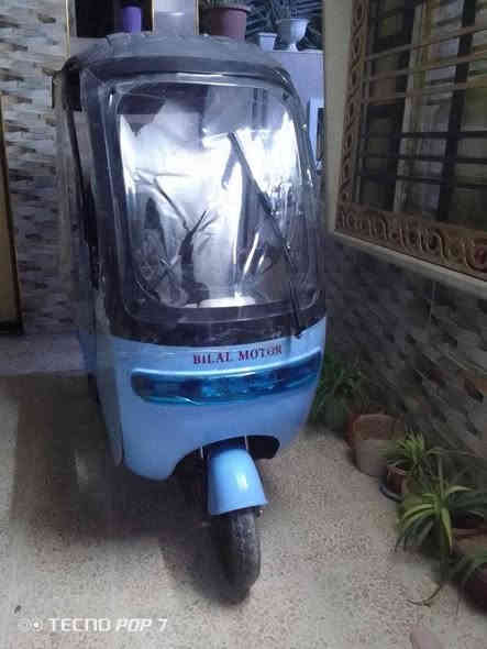 قمارة شحن ثلاثة راكب جديدة صار شهرين من اشتريتها بس جام مابيها السعر مليون وسبعمائة وخمسون قفل . عنواني موصل سومر  /***********
