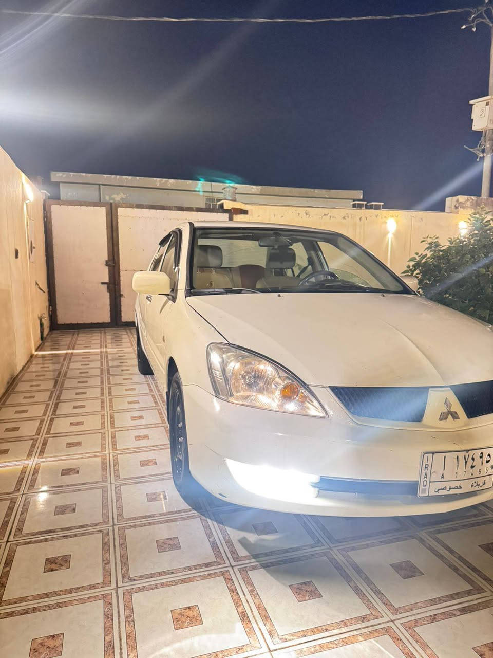 سلام عليكم 
لانسر 2010 
رقم كربلاء تحويل مباشر 
كير محرك بحاله جيده حجم المحرك 1500

صدر امامي وخلفي جديد 
سياره كامله متصرف عليها 
السياره ابيعلك احزام
مكانها كربلاء طويريج 
واتساب ***********

السعر 73 وبيها مجال
