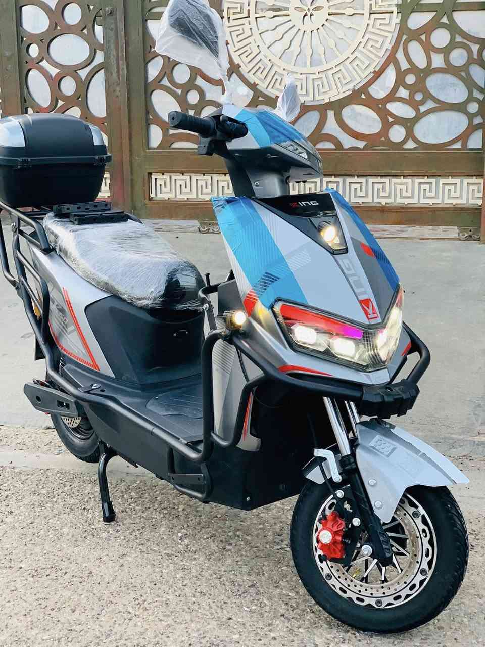 سلام عليكم ماطور شحن للبيع نوع شبح من شركة ((كنج )) أربع سرع بطاريات 🔋 على الفحص شرط تفحص يلة تأخذ الماطور شخط ما بي بعدة جديد ماشي قليل موديل ((2025)) مستخدم شي قليل جدا كهربائيات كلها شغالة تايرات جدد شرط لايت زنون عالي ناصي مع عدسات لون مميز السعر 575ً وبي مجال كلش قليل المكان الأنبار الرمادي الرقم التواصل ***********
