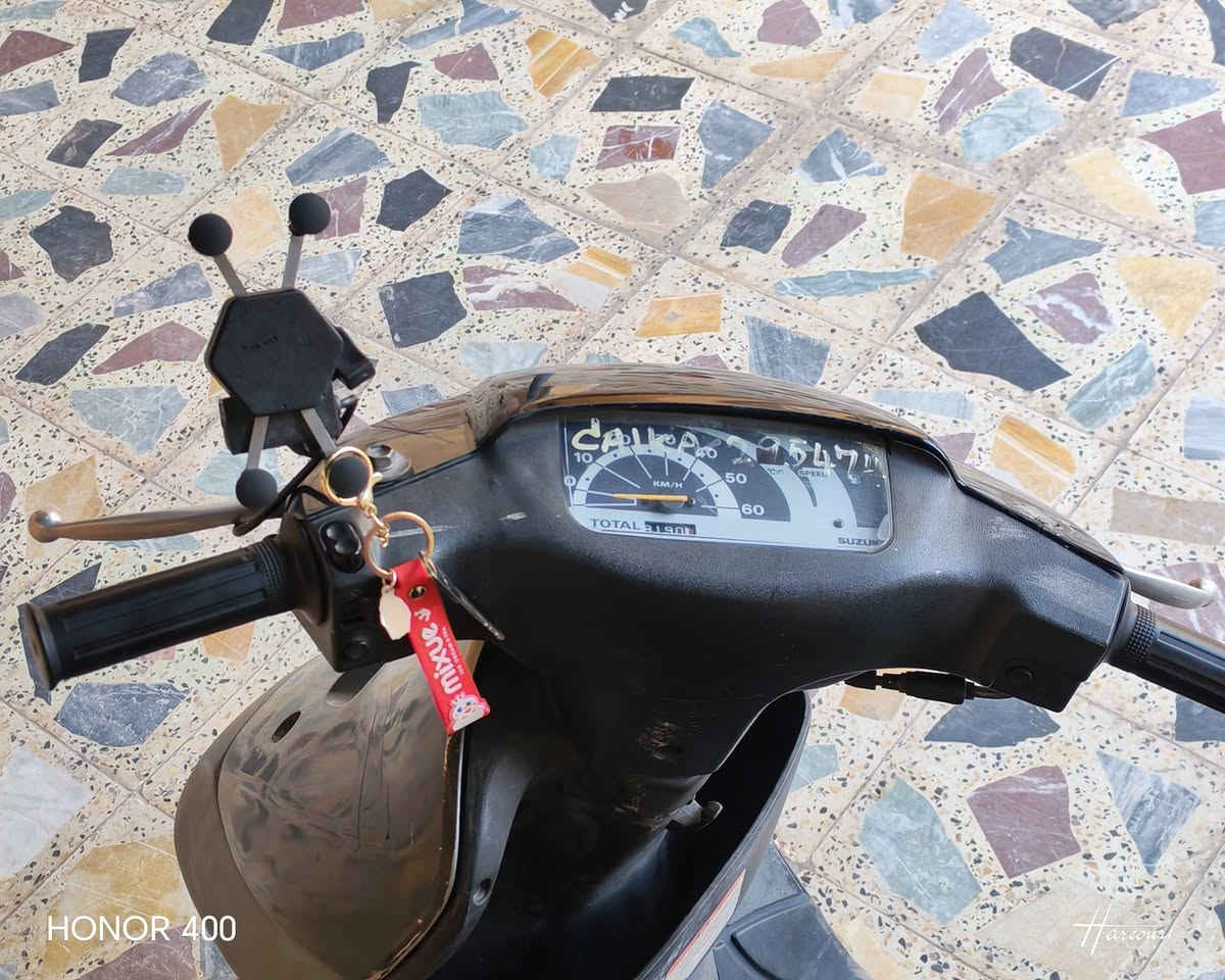 زازوكي مسصره صارلهه شهر من طالعه من الوكيل كفاله سلف اشاير كهربائيات الدراجه وكيل جاهزه شادله عدسه زنون اصلي
السعر 500وبيهه مجال بسيط 
العنوان ميسان 
الرقم ***********
