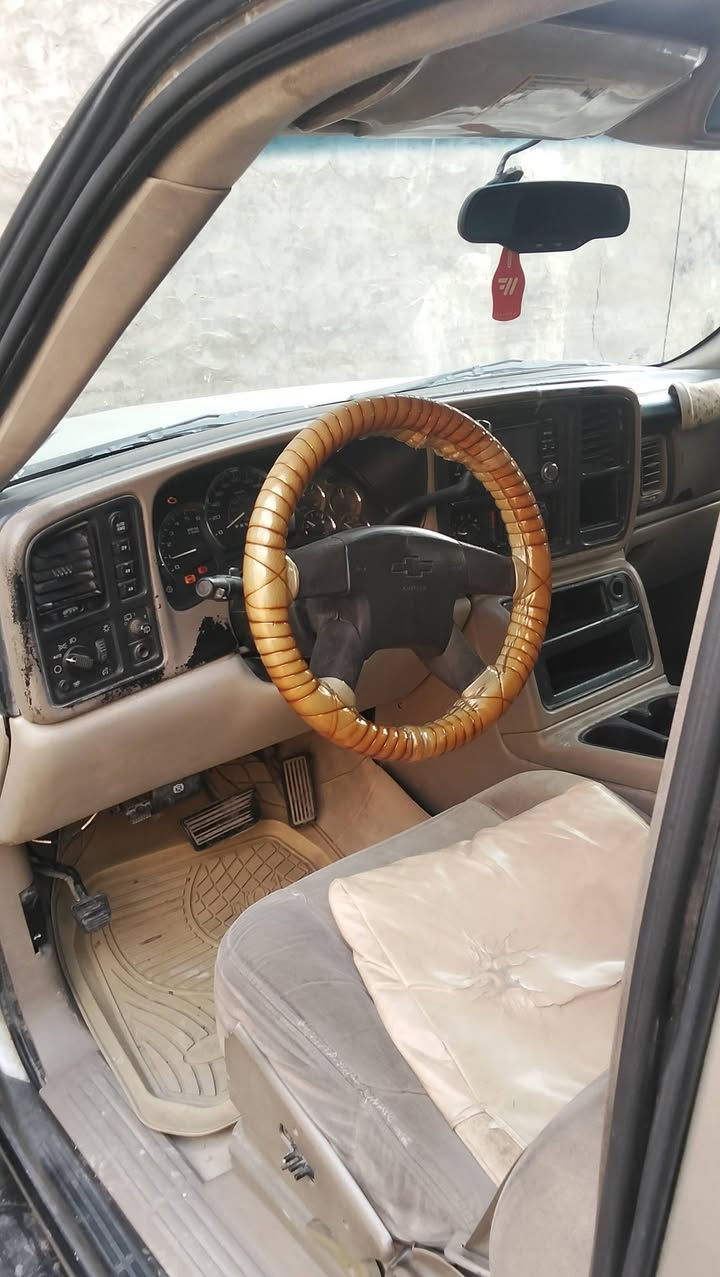 السلام عليكم تاهو موديل 2005 للبيع سياره بلاديه ومقفوله من لكص مان بغداد 50 وبيها مجال للطيبين/***********
