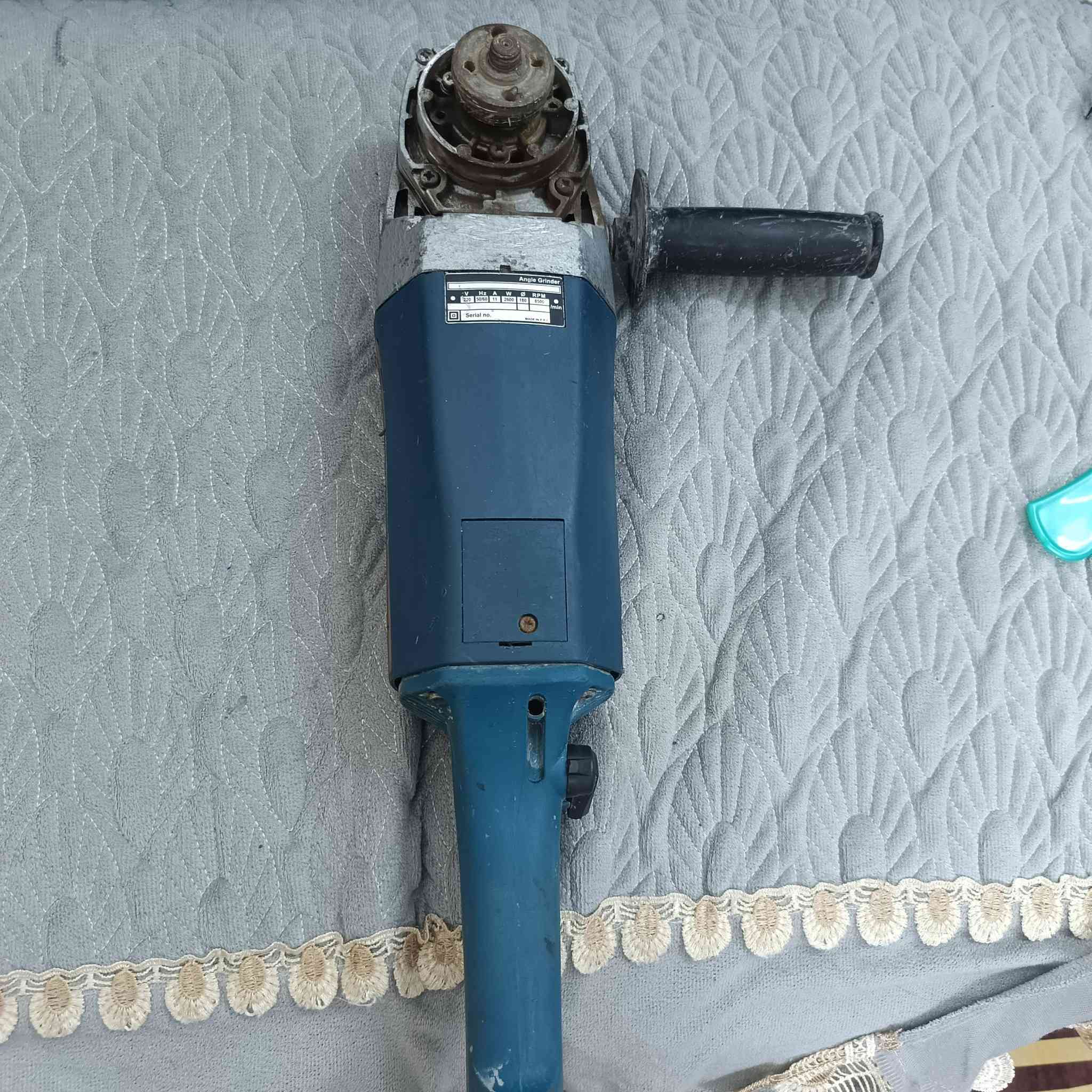 السلام عليكم ورحمة الله وبركاته
منشار بوش الماني اصلي حجم ٧ وربع العدد ٢ سعر القطعه ٤٠
كوسرة بوش الماني حجم ١٨٠ ملم السعر ٦٠
دريل همر بلاك انديكر انكليزي اصلي يمنه ويسره وفاليوم سرع همر وعادي السعر ٤٠ 
العنوان بغداد الشعله
للاستفسار الاتصال على الرقم 
*********** بيه واتساب موجود ماسنجر 
يوجد توصيل كافة محافظات العراق
