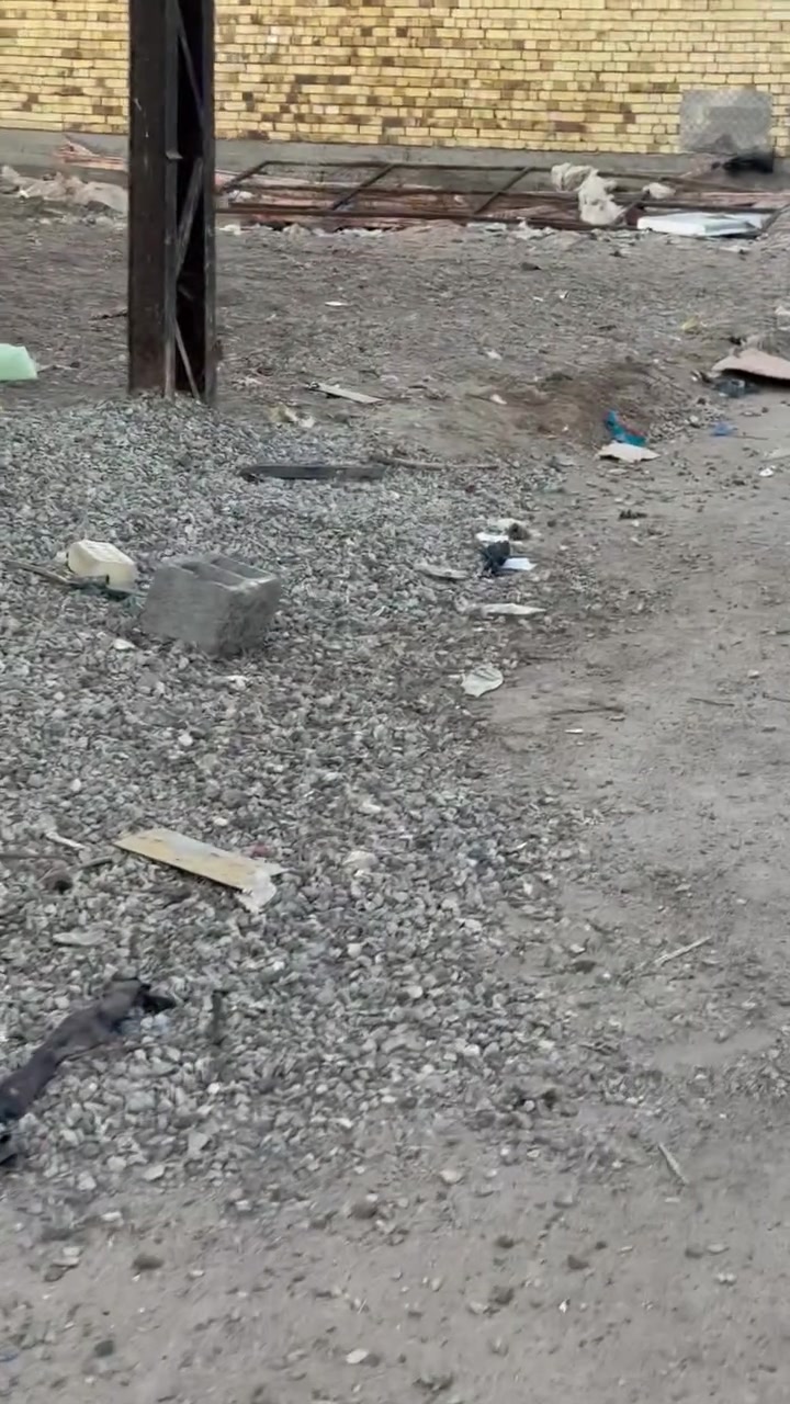 السلام عليكم قطعه ٢٠٠متر للبيع بلجريخي قريب على شارع النافذ  للاستفسار ***********
