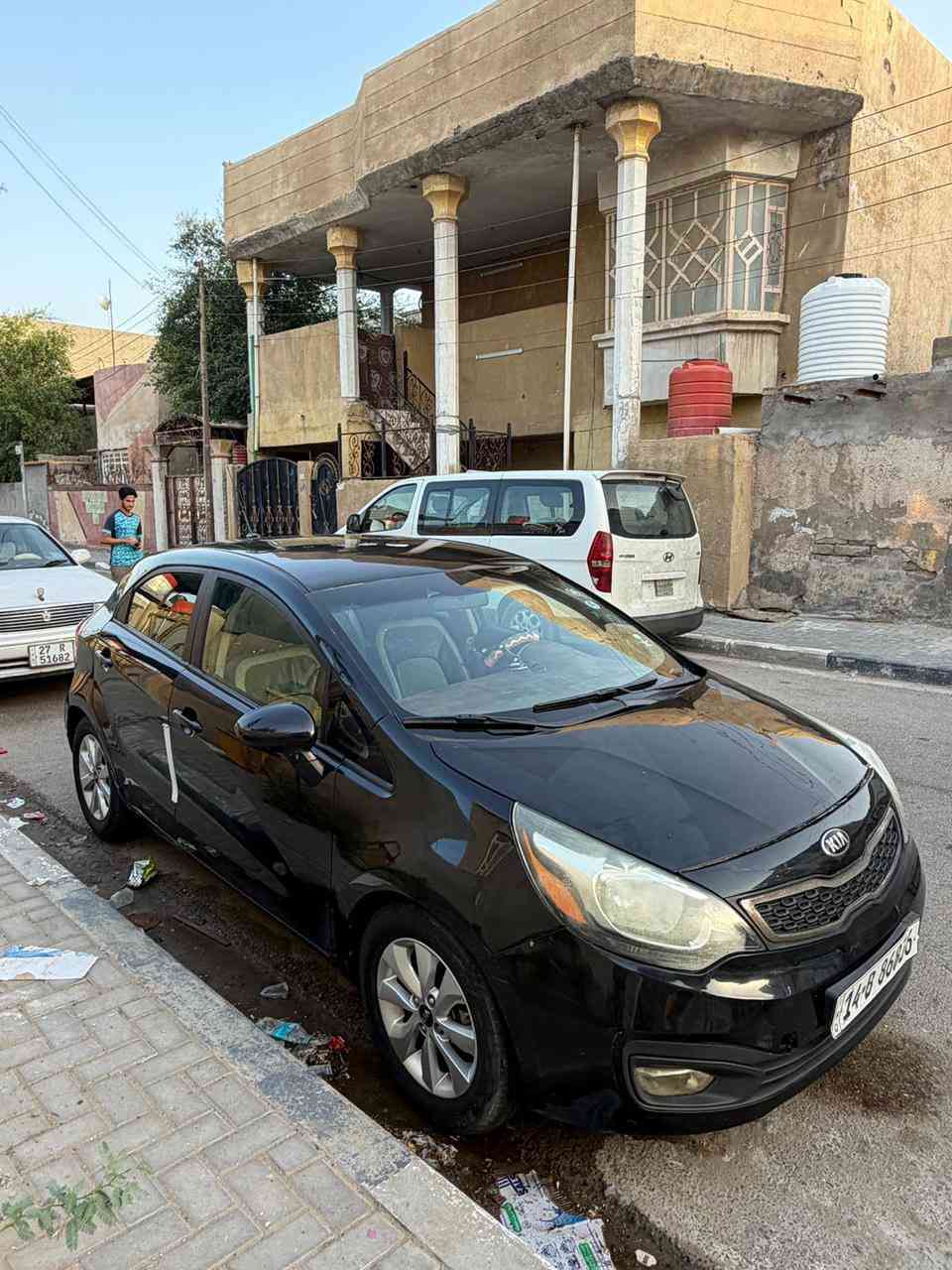 كيه ريو استيشن شكل رياضي
مديل ٢٠١٦
ماشيه ١٢ الف سياره جديده مكينه برغي ما مفتوح 
 حادث بمريكا جاملغ امامي جهه السائق 
وجاملغ الخلفي للجهه الثانيه مكاني بغداد مدينه الصدر
بسمنه تسجيل حديث 
السعر93$ ورقه وبيها مجال بسيط
رقم الهاتف ***********
