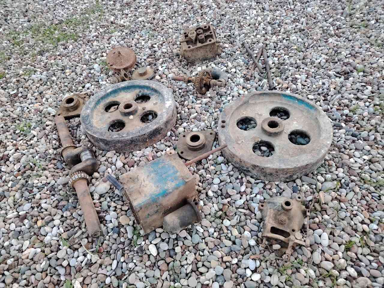 سلام عليكم ورحمة الله وبركاته للبيع شلع العدد ١١ ماطور سعر ٣٠٠ ولشتين هديه والخنزيره ٧٥ جديده عنوان كركوك حويجه الاتصال على الرقم *********** ابيع شلع
