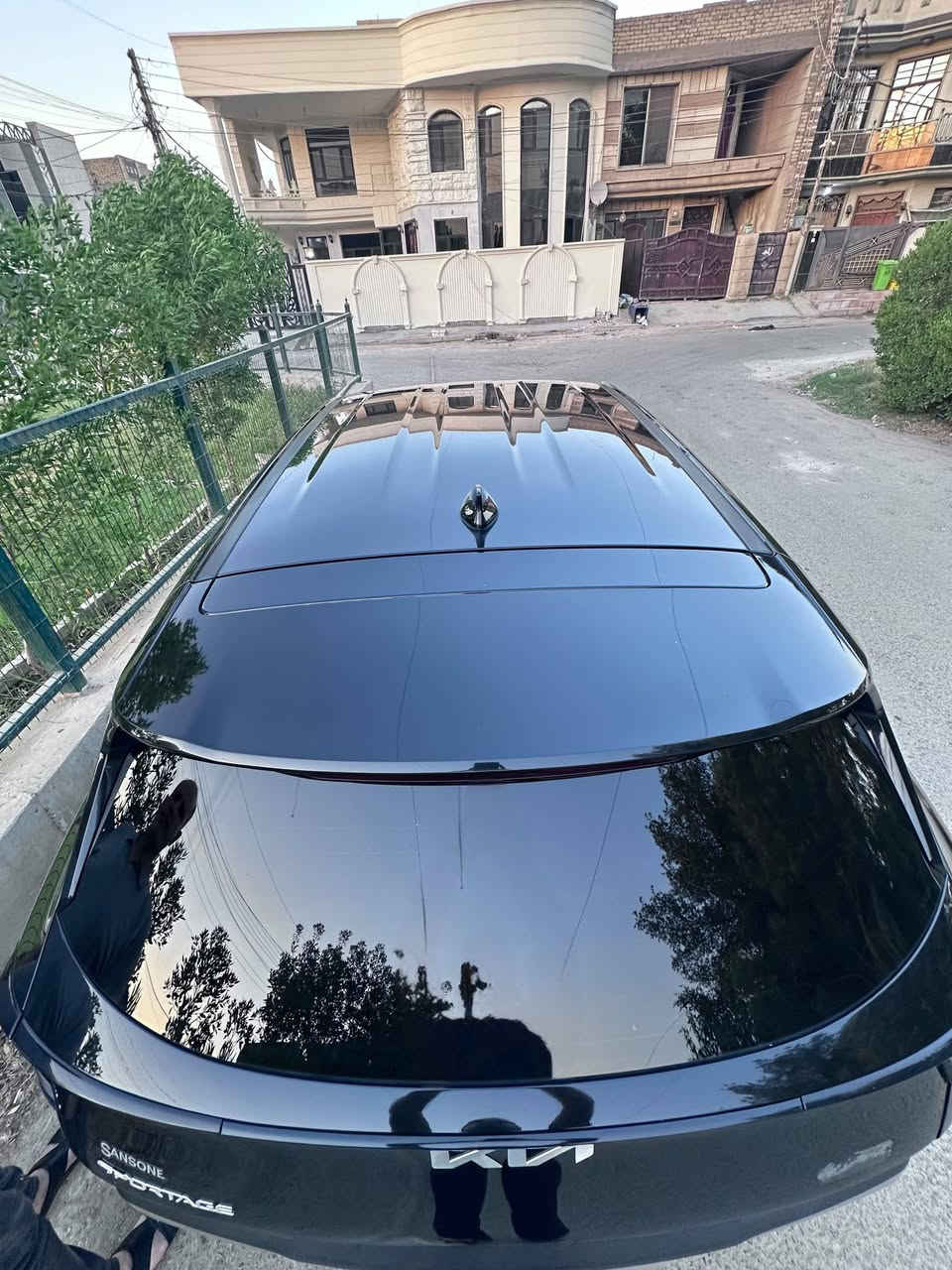 Kia Sportage 2023 .
كيا سبورتج وارد امريكي . رقم بغداد دولي بأسمي . السياره جاهزه ونظيفه من كل النواحي . 
حجم المحرك 4 سلندر (2500)
ماشيه 26 الف ميل . 
.............................
↖️ المواصفات ↗️ ...
<<< بصمه تشغيل وابواب . كشنات جلد + كهرباء . تدفئه كشنات . شاشه ديجيتال . تحكمات . اشاير مري . رادارات . تحديد مسار . توقف ذاتي . مانع انزلاق . حساسات خلفيه . >>>
السياره مواصفات كامله عدا البنوراما .
................................
/// حادثها بسيط صبغ قليل بالبنيد فقط /// والسونار موجود بالمنشور ...
السعر ... 188 ... وبيها مجال .
مكان السياره بغداد الدوره . 
للاستفسار (***********)
