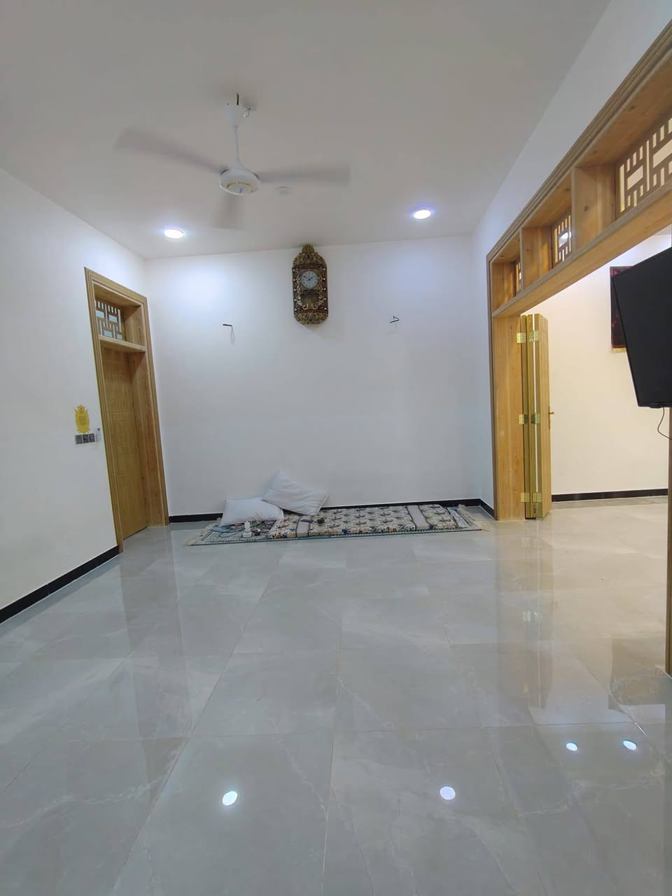 للبيع 102م بالجمعيه طابقين جديد خلف شارع القطعه واجه 8.5 نزال 12
***********
اتصال+واتساب
م/بوابة الغري
