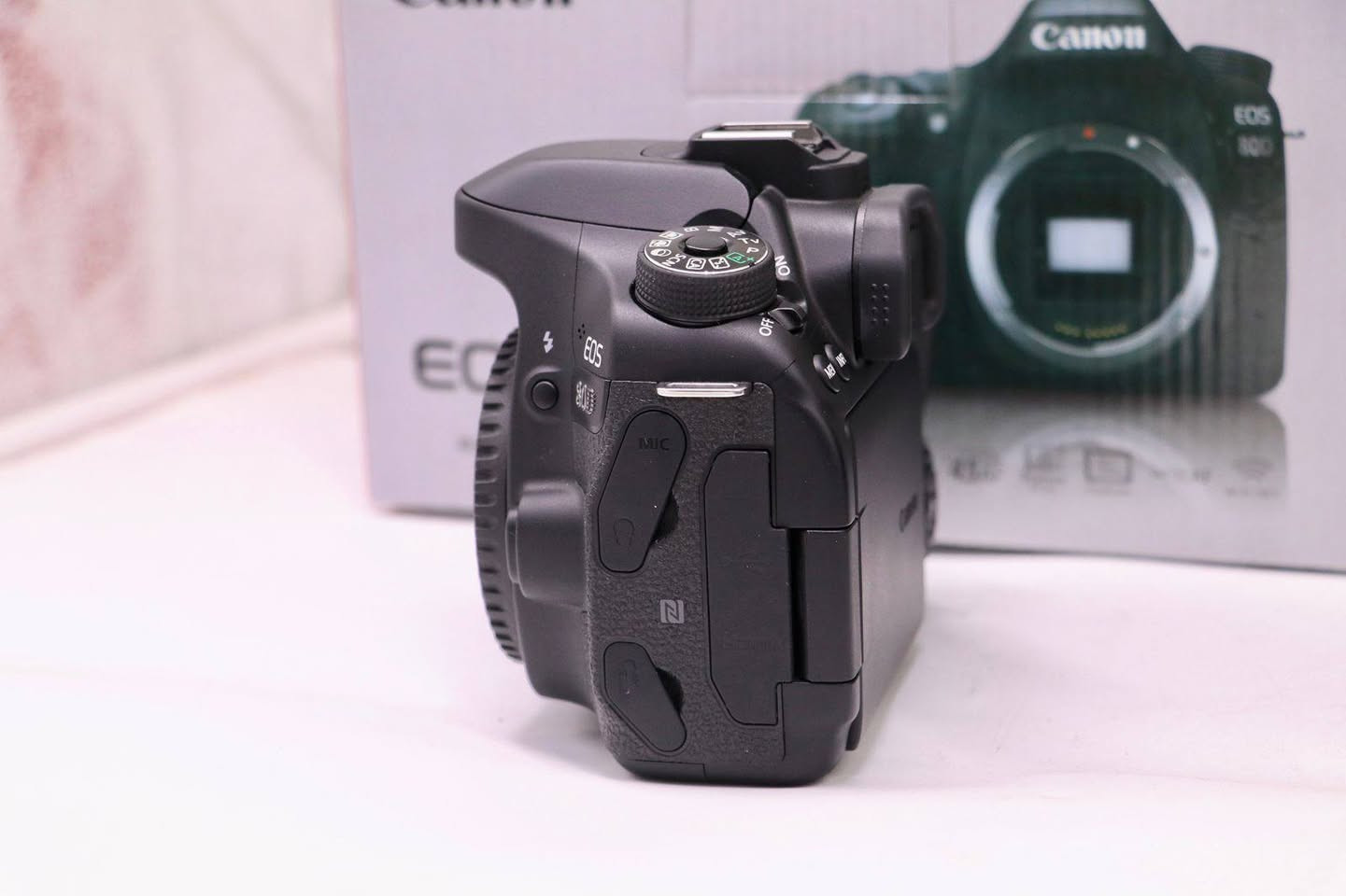 كاميرا كانون 80D شتر 2 كي ***********
925 ألف دينار عراقي
