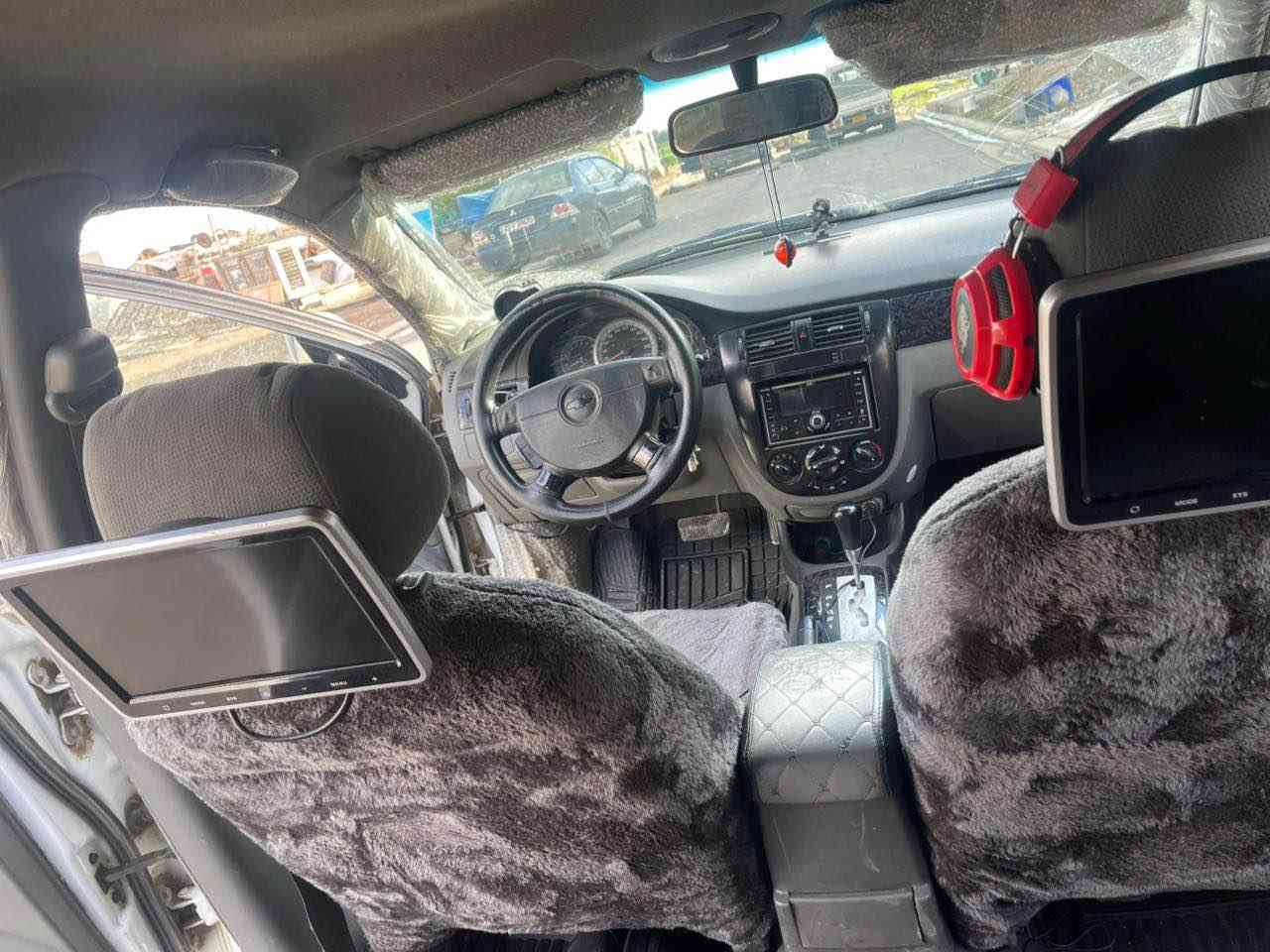 ئۆپترای مۆدێل 2012
گێر و مەکینە بەشەرت تەقە و رەقە بەشەرت تەبرید لەگەل سویج جوار تایە و ویلی نوێ لە ژێرە 
سەیارەکە سەنەوی ئەسلیە  ١٠٠$خەرامەی لەسەرە پاش مەحمەلە دەگەرێتەوە  ***********ئەوتسئاپی لەسەرە  67وەرقە و مەجالێکی برایانەی تێدایە 
شوێن هه ولێر أربيل, العراق
