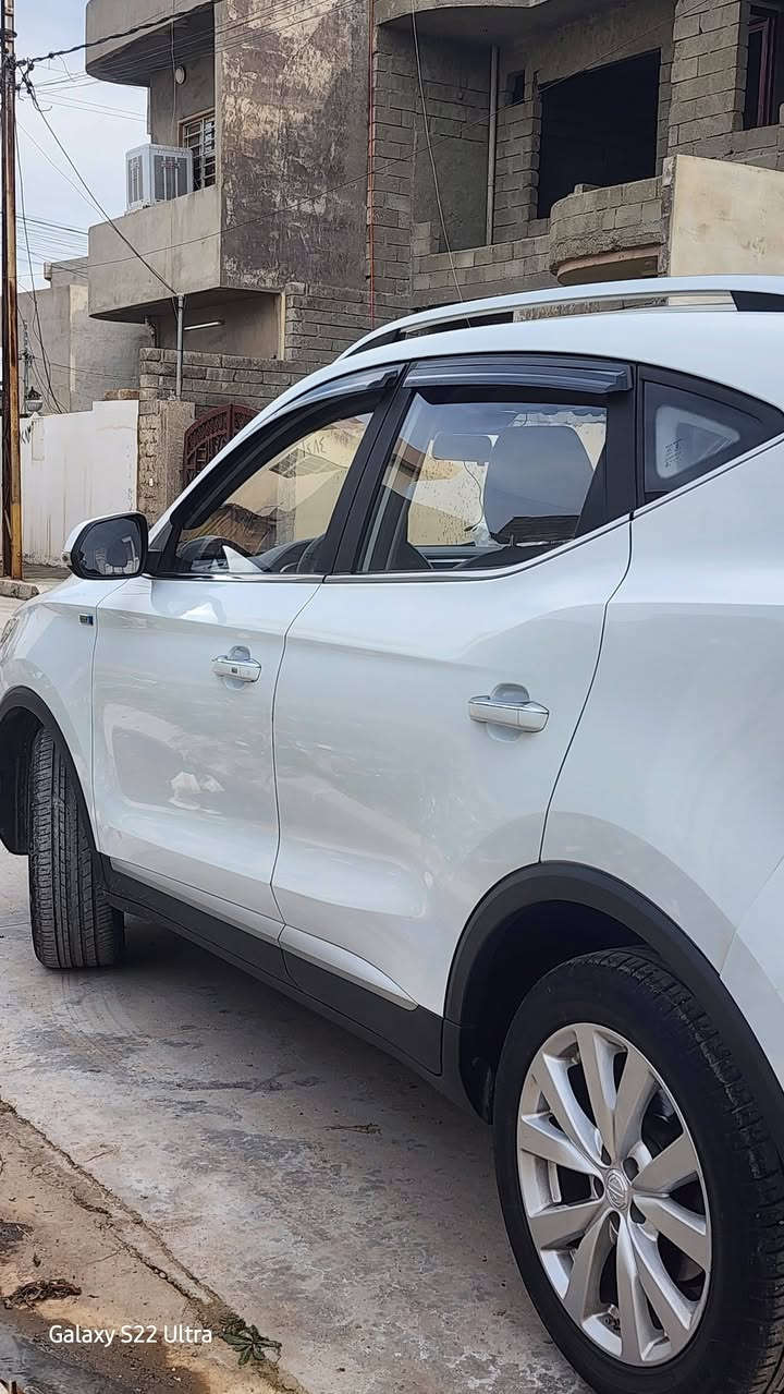 السلام عليكم
MG ZS 2020 Luxury 

مواصفات..

محرك 1.5L تنفس طبيعي
ناقل حركة CVT  ـ8سرعات
وضعية قيادة Normal/Sport
سايد بريك كهرباء
اوتو هولد
شاشة ابل كار بلي و سايك لينك
كامرة خلفية فقط
بانوراما+بردة سقفية
مري يدوي 
كشن يدوي 
كشنات جلد
تبريد قطعتين ثلج
دبل بصمة
ماشية 44.805  مايل                    71.688 كيلو متر
ضرر....
جاملغ سكن مبدل و مصبوغ 
لايت سكن مبدل
شبر حافية البنيد(موضع بالصور)

ملاحظة(بالنسبة للبطانة باب الخلفي موجودة فكيتها بسبب سويج الجامة محروكـ) 

تواصل ***********
متواجد اتصال و واتس اب
