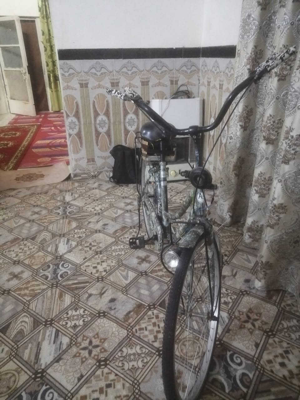 اسلام عليكم باسكل للبيع والباسكل نضيف كلش المكان الديوانيه حي العسكري السعر ٧٥ وبيه مجال *********** ولتساب
