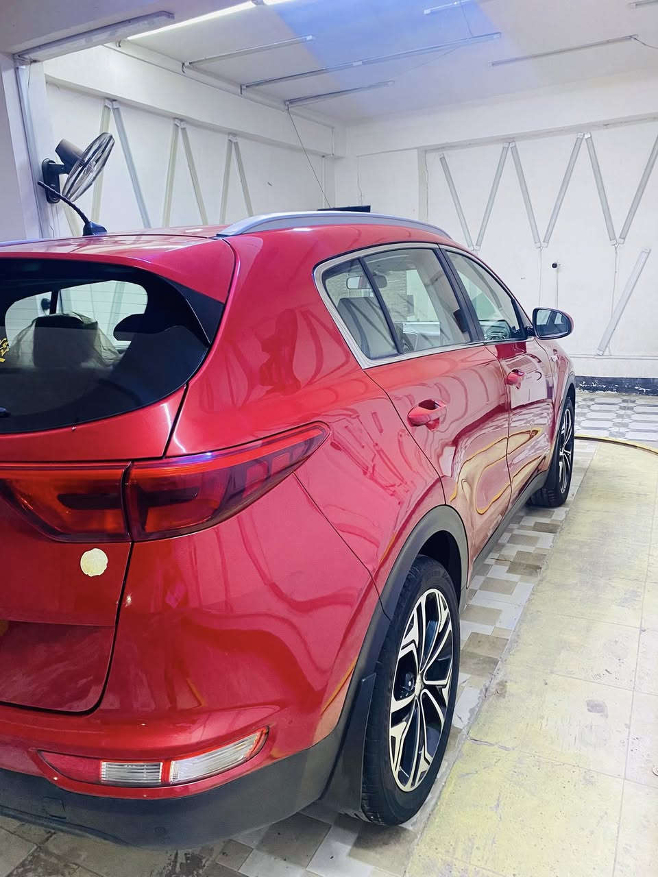 السلام عليكم
كيا سبورتج 2018 خليجي 
كفالة عامة لا صبغ ولا تبديل ولا بارد 
مكينة 2000 دوش ما مفتوحه 
تخم تاير حدادية صدر 
السيارة فول عدة البصمة
رقم دولي جديد 
تريد تحويل تريد وكالة 
السيارة بعدها وضع شركة 
مكانها واسط النعمانية 
***********
