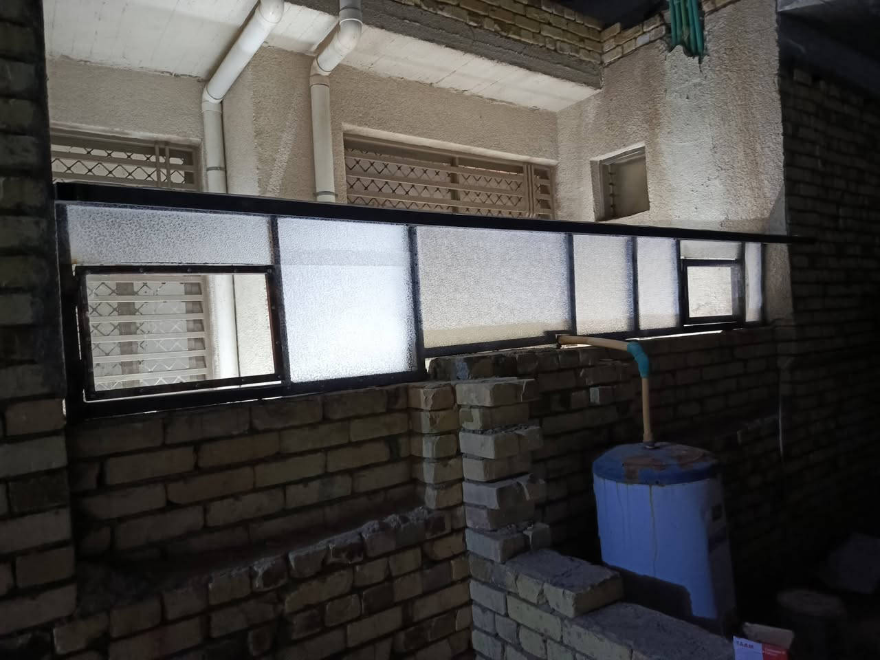 بسم الله الرحمن الرحيم
السلام عليكم حداد متجول 
باب شباك  سندويج بنل 
تقفيل اصطوح حسب اطلب وسقف الامناور  محجرات درج حديد خارجي سقايف  تصليح بيبان نرمايد وكل ما يخص الحداده  راسلونا خاص اواتصل ع رقم 
***********
