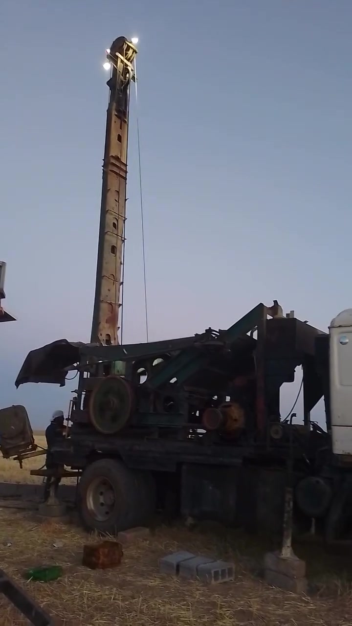 حفارة آبار ارتوازيه للبيع حجم 150
وحبل 200 سياره نظيفه خير من الله 

للاستفسار الاتصال على الرقم التالي 

***********

