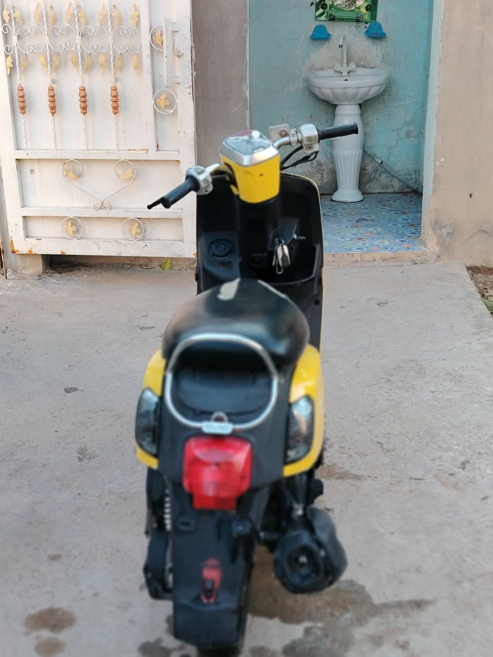 السلام عليكم للبيع دراجة بوليس مسطرة بلادية ختم واحد وية المكينة. الدراجة الدرجة مكفولة حتى من المكينة كلهة شغالة الدراجة بيهة مكاتبة ومنفيس من شارع الضلال السعر  ٩٥٠ وبيها مجال قليل مكاني بعقوبة بهرز الاتصال مراسلة الصفحة أو *********** واتساب
