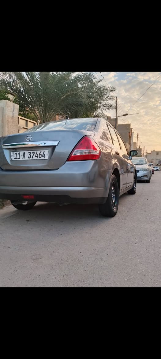 السلام عليكم للبيع تيدا 6 خليجية  رقم انكليزي سنوية لل٣١ هزة بال٢٦ مصبوغة اثر جراد سيارة جاهزة مكينة كير تبريد منضومة جديدة صدر خير من اللة  تخم تاير  غرفتها مدوشمة  مابيها نقص كهربائيات كلها شغالة  سعر ٦٨ وبيها مجال *********** مكان بغداد الكرخ
