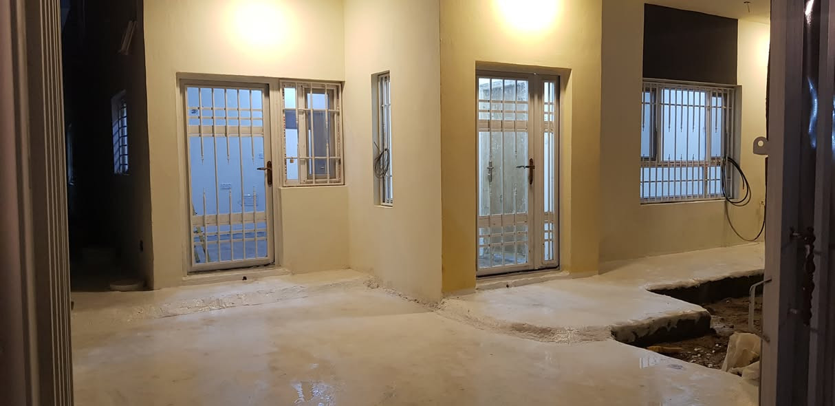 🔴 اعلان   بيت للايجار

🔴 يوجد بيت  طابقين  ٢٠٠م للايجار 

🔴 الموقع / الرمادي/٥كيلو /مجمع اليرموك من جهة بداية المجمع الهندسي 

🔴 الشارع / ١٥ متر تبليط  

🔴 تفاصيل البيت /  ٣غرف نوم /  ديوانية / صالة / ٣ صحيات داخل  / غربي وشرقي / مطبخ سطحين اول وثاني

.

🔴 بناء جديد 🆕 اقل من سنتين من كمل بناء(تأسيسات طابقين غاز، سبالت،انترنت،ستلايت، غسالات ) - الصور قديمه. 

🔴 للاستفسار / مراسله واتس ،اتصال، ماسنجر

🔴 الهاتف / *********** /

السعر 450 

العنوان بالكوكل:

[https://goo.gl/maps/AqijkXNkCpxiTgGG7](https://goo.gl/maps/AqijkXNkCpxiTgGG7)

بيت رقم ٢٩ شارعين خلف مقر مبيعات شركة مجمع اليرموك السكني
