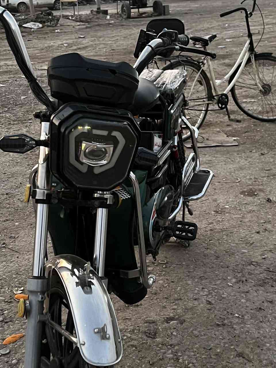 بايسكل شحن للبيع  مابيه اي نقص ***********

سعره 400 او بيه ماجل
