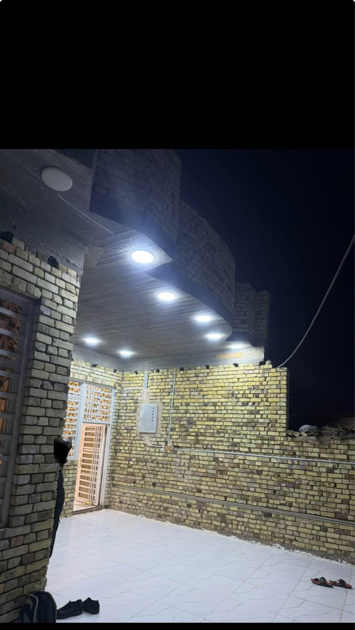 بيت 200متر للبيع بناء حديث غرغتين وصاله واستقبال وصحيات وكراج سيارة في منطقة سيد جميل خلف مدرسه الحشد للاتصال 
*********** عمارة, ميسان
