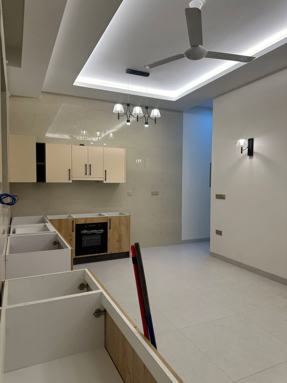 شقق للإيجار – زيونة 712

فرصة مميزة للسكن في موقع هادئ وقريب من جميع الخدمات 👌

🔹 الطابق الأرضي
 • غرفتا نوم
 • صالة
 • مطبخ
 • خدمات
 • مؤثث (مطبخ + سبالت)

🔹 الطابق الأول
 • غرفتا نوم
 • صالة
 • مطبخ
 • خدمات
 • مؤثث (مطبخ + سبالت)

🔹 الطابق الثاني
 • غرفتا نوم
 • صالة
 • مطبخ
 • خدمات
 • مؤثث (مطبخ + سبالت)

📍 الشقق جاهزة للسكن
📍 مناسبة للعوائل

📞 للاستفسار والتفاصيل:
 ***********– مهندس علي
*********** – عبدالله

شركة نخبة المهندسين
