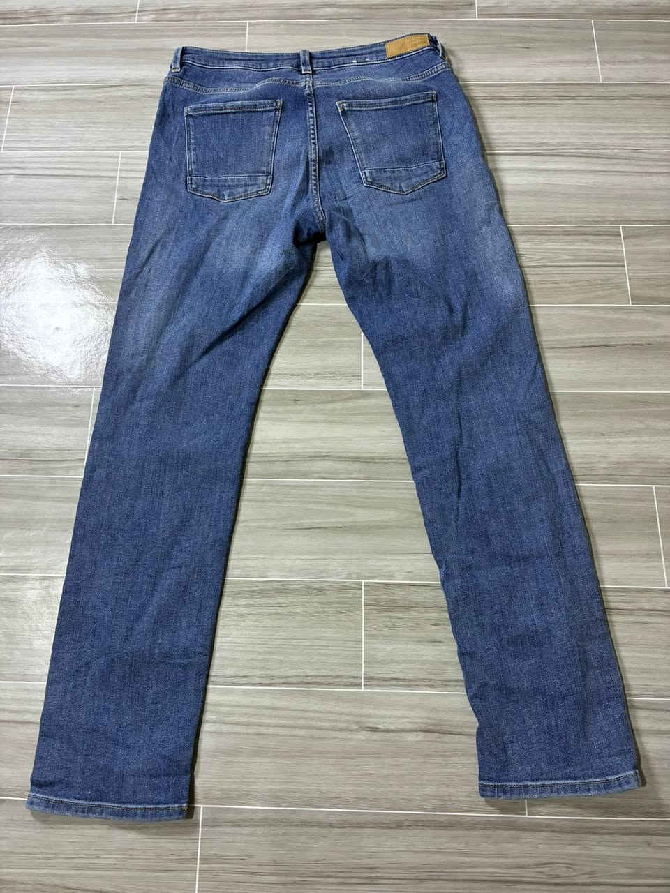اسبريت 

قياس ٣٤ سلم ٣٣ يلبس

طول ١٠٥ 

الحجل ١٧

قطن لكرا جديد فول


**إذا كنت صاحب هذا الإعلان وتريد حذفه لأي سبب، رجاءا أرسل رسالة إلى الدعم الفني**