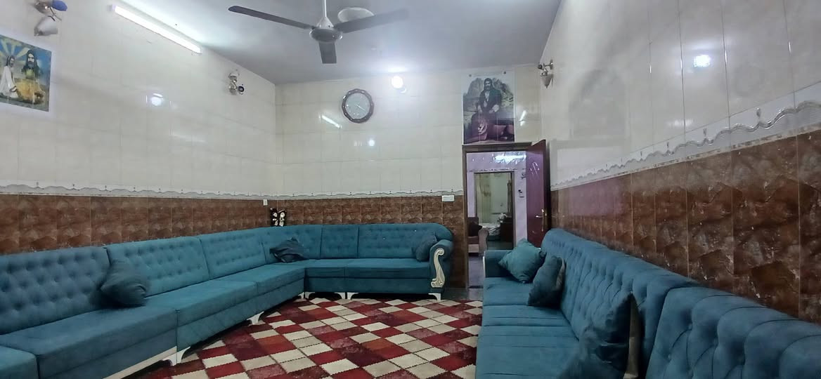 اللهم  صل علـّۓ   محمد  وال محمد  
السَلٱمٌ عـَلـْيگمّ-ۈرحـْمّـٌة ٱللـّہ ﯙبُرگـّاتہ
يعلن   مكتب   الشريفي للعقار 
عن   وجود   بيت   للبيع   الموقع   حي   البكر   البيت   حديث  طابوووو صرف   
مساحته   250   متر    البيت   طابقين   
الطابق   الآۆلْ    غرفتين   وصاله  ومطبخ   واستقبال   وحديقه  وگراج   
الطابق   الثاني   غرفتين   وصاله   
البيت   كلش   مرتب    
السعر   180  وبيه   مجال    اي  استفسار   
***********     ***********
           ***********
