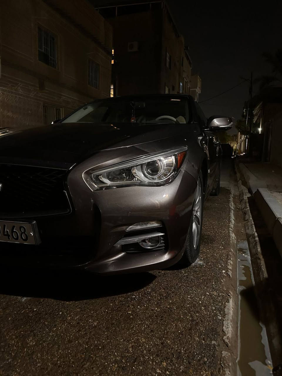 بسم الله الرحمن الرحيم 
انفنتي q50 محرك 3700 للببع
2014 بيها قطعتين تبديل  الدعاميه الامامية والجاملغ الايمن 
مكان السياره السماوه 
السياره رقم بغداد  
المسافه 85000كم
السعر 15,000$ 
للاستفسار الاتصال على الرقم التالي 
***********
