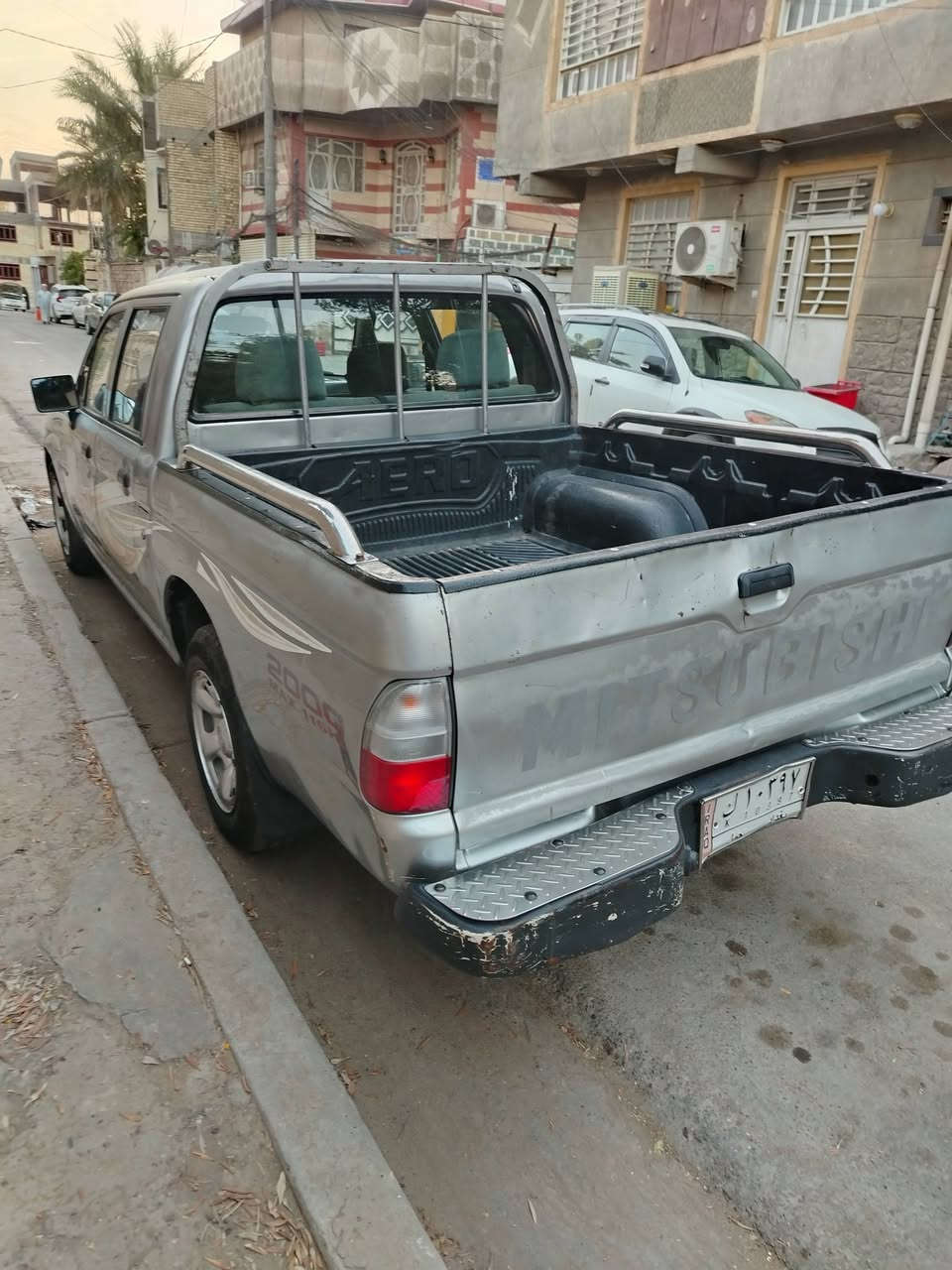 السلام عليكم بيكم مسيوبيشي2003 بانزين سيارة جاهزة مكينة كير تخم تاير صدر تبريد شغال المكان بغداد السعر 80 ورقة وبيهة مجال الرقم ***********
