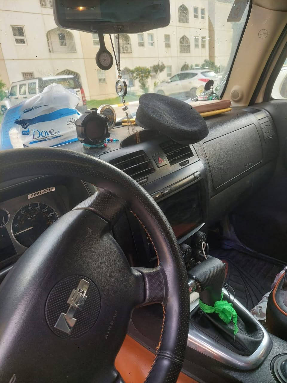 السلام عليكم.. همر موديل. ٢٠٠٩  وارد خليجي. رقم بغداد  انكليزي سياره كامله مكمله ما تصرف عليها دينار واحد . سياره جديده  وسونارها وياها مثل ما موضح بالصور.. وانتو بعد تعرفون  مواصفات الهمر الخليجي. ما يحتاج اشرح. رايدها ب 120.. السوك كلشي بي حتى ب٧٥ ورقه  تلگه  بس راكضه وتركضك وياها. هاي السياره العندي جديده  وما بيها اي نقص وكلشي بسعره كهربائيات كلها شغاله ماكو دگمه بيها ما تشتغل تبريد ثلج بعز الصيف الحماووه  صفر  جوه النص بخط. مكان السياره بغداد  للاستفسار اكثر  اتصل على الرقم ***********  اتصل وتشلع عيوني .
