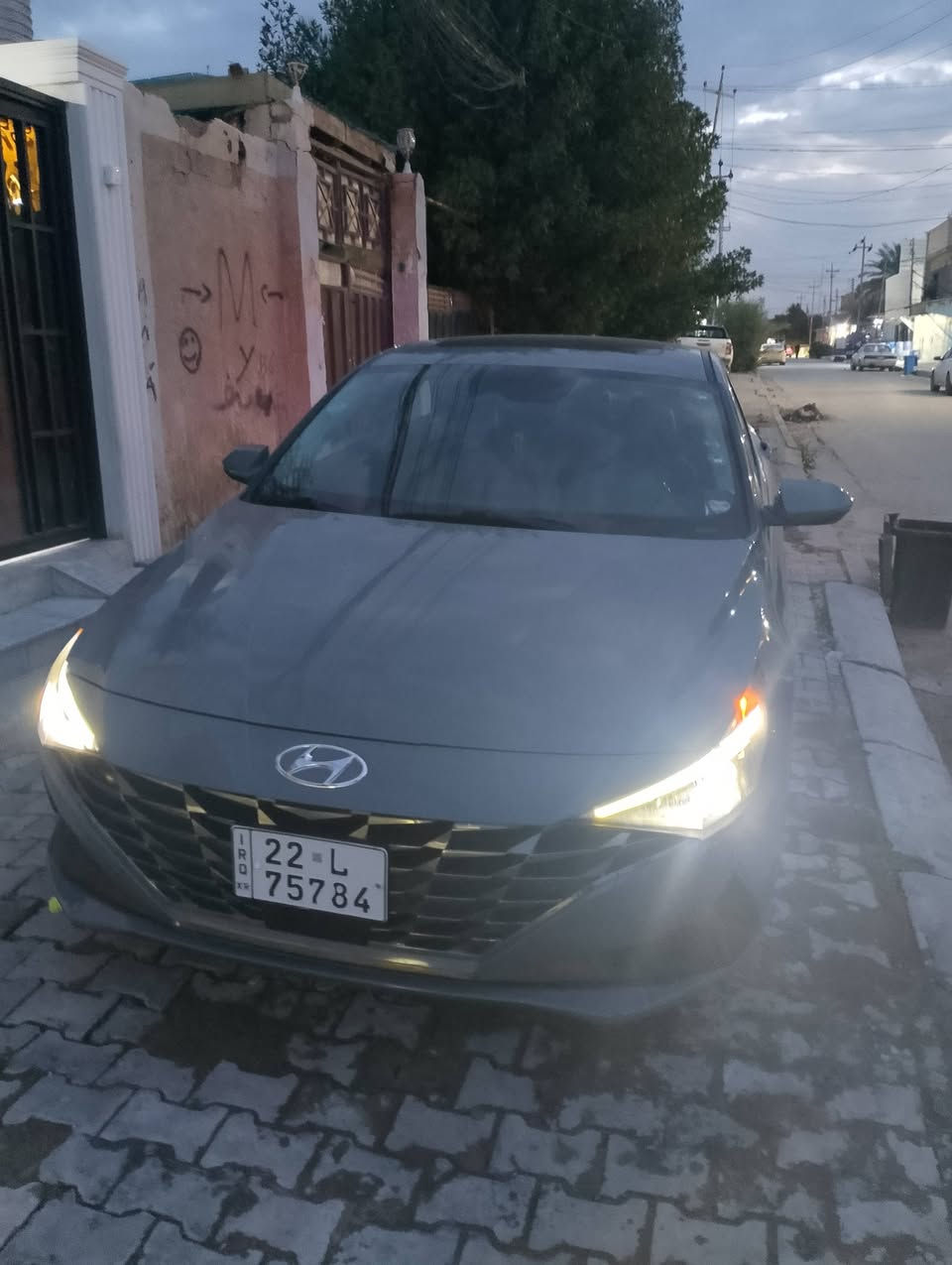 سلام عليكم النترا لمتتد فول 2021 امريكي حادث بابين مبدلات بلادي تفصيخ نفس الون ماشيه 100 لونهه سمنتي المميز مكينه دوش السياره بلاديه و كلش نضيفه عنوان كربلاء حي العسكري 150 السعر ***********
