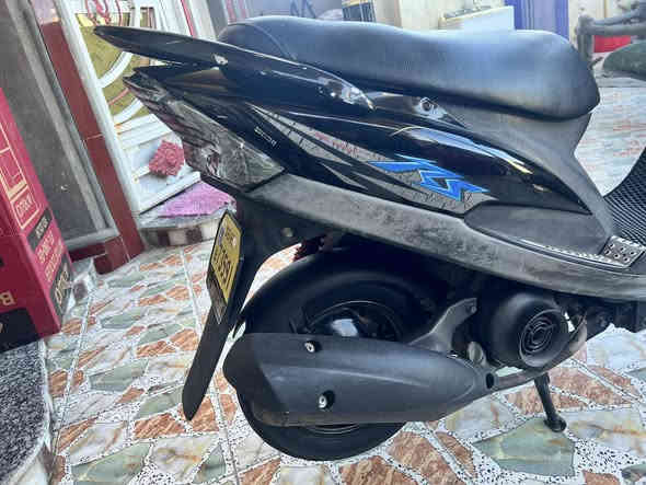 سلام عليك دراجه ماكس عدله صايله شهرين من طلعت من الرمبه كفاله موديل (2007)مكاني البصرة قضاء الدير سعرها (1150)رقم الهاتف(***********)
