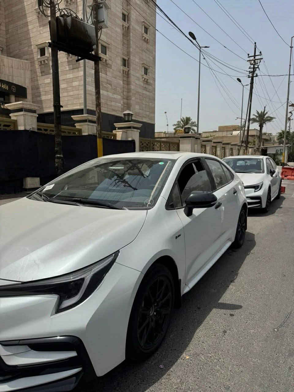 السلام عليكم اخوان
كورلا هايبرد فئة S شكل الامريكي 

هاي أعلى مواصفات تجي فول حتى اللون صدفي 

كشنات جلد رادرات تحكمات فول للاخير 

رقمها واسط وماشيه 9الف فقط 

مكفوله كفالة عامه  موجودة بالكوت 

السعر 170وبيها شي بسيط 

للاستفسار ***********
